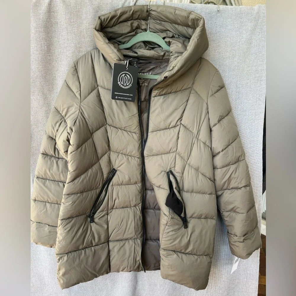 BERNARDO BERNARDO LIGHTWEIGHT Hooded water resistant puffer jacket size XL